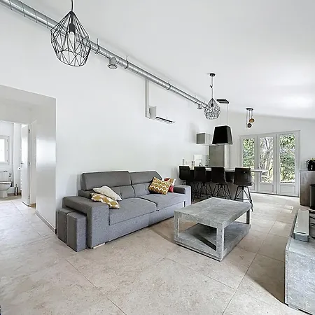 2 Avec Jacuzzi Villa *